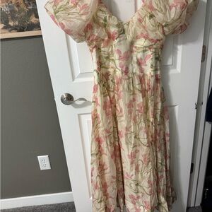 ASTR The Label- Floral Puff Sleeve Dress